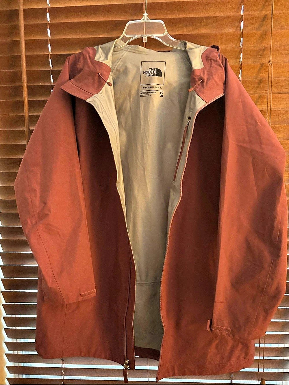 The North Face Women's Plus Dryzzle FUTURELIGHT Parka Burgandy & Gray 2X